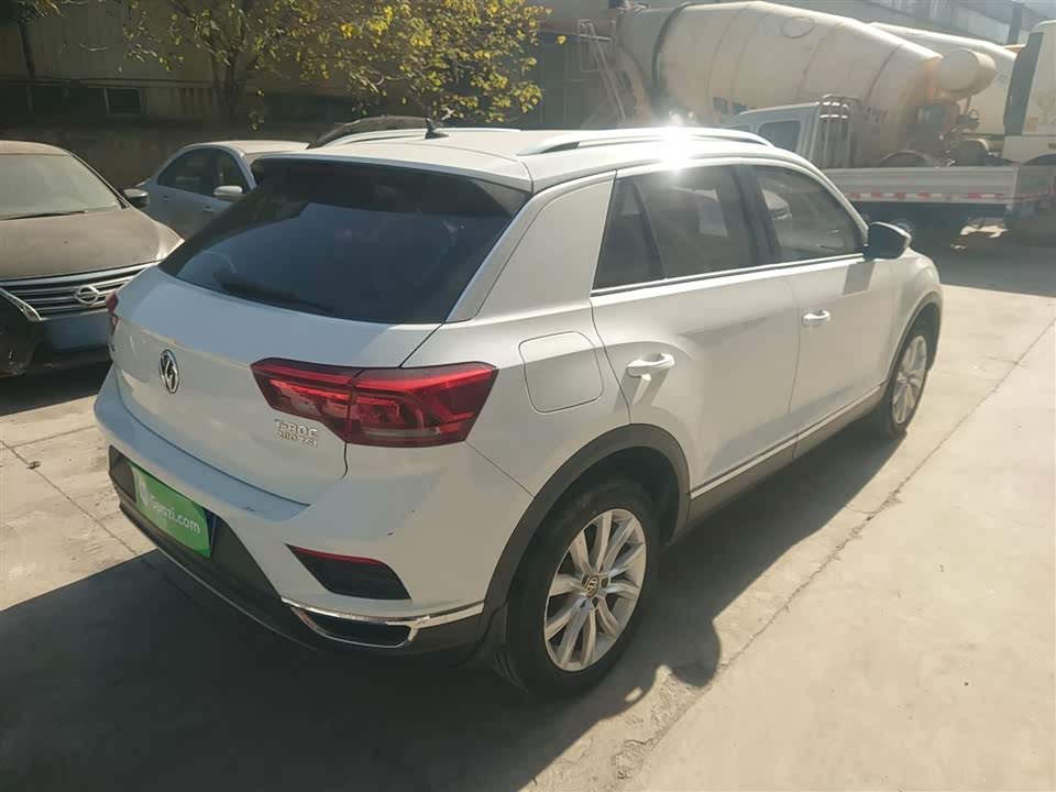 Volkswagen T-ROC exploring Songs