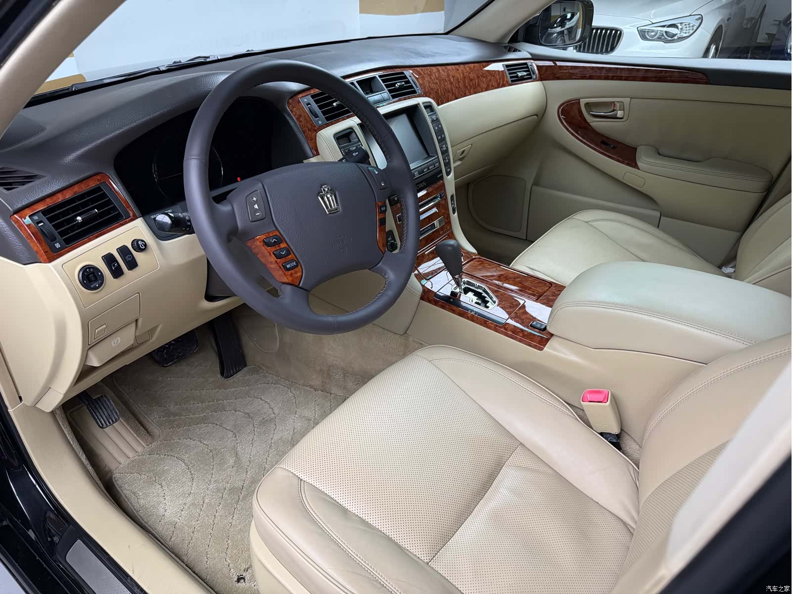 Toyota Crown, 2009 9