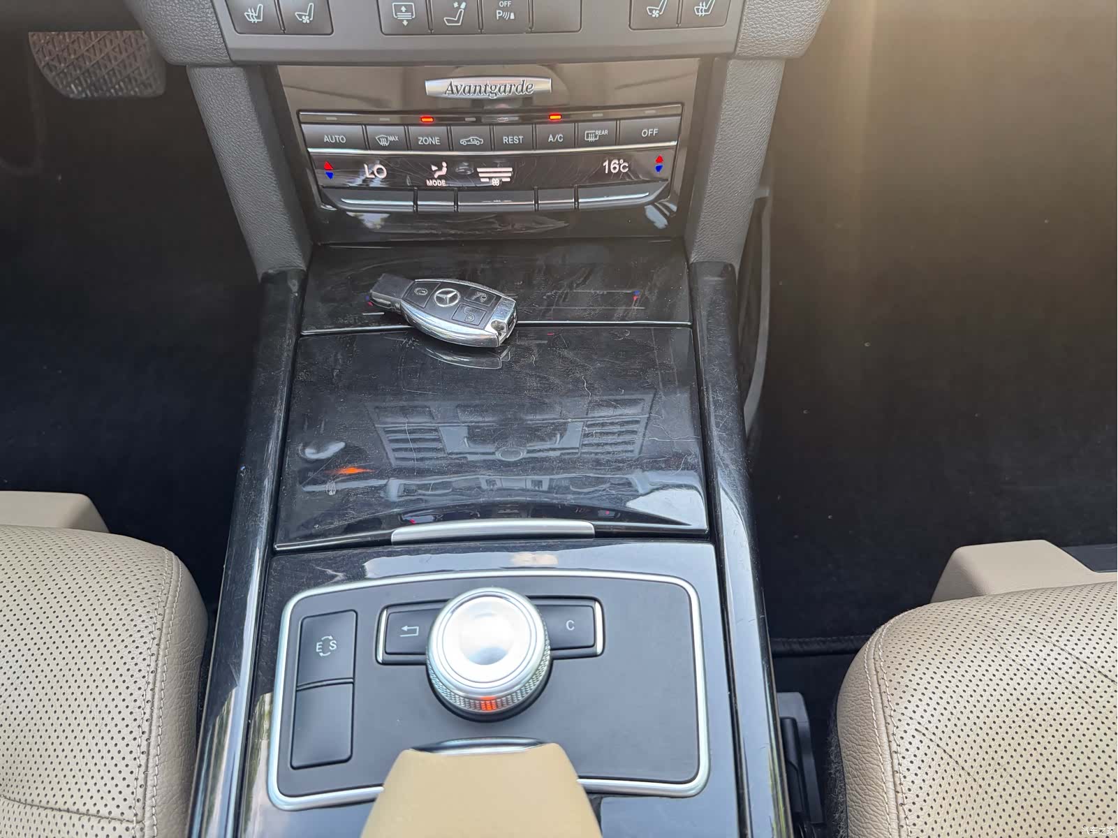 Mercedes-Benz E-Class, 2011 8