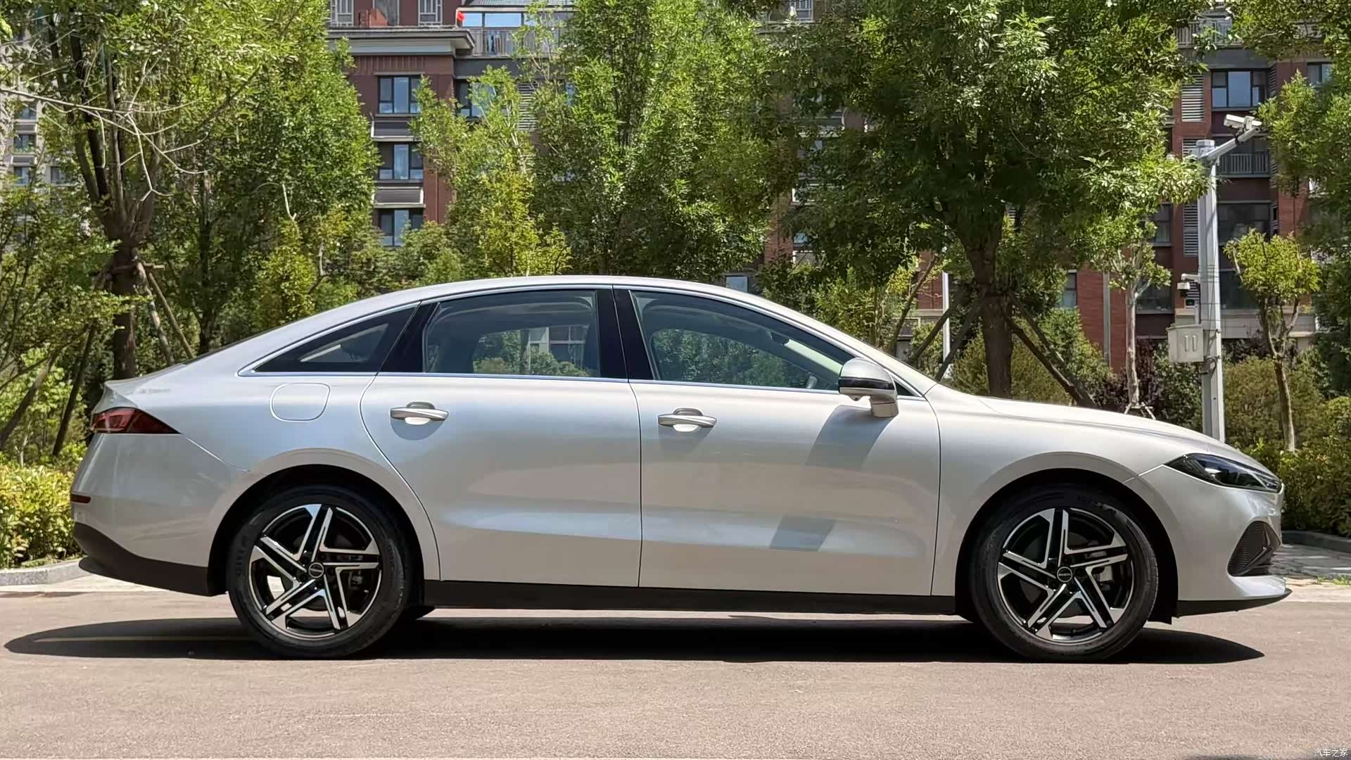 Roewe D7, 2023 все фото