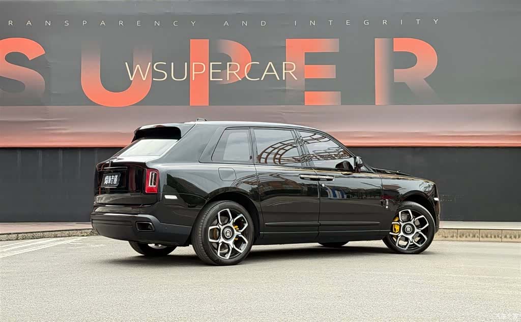 Rolls-Royce Cullinan, 2022 3