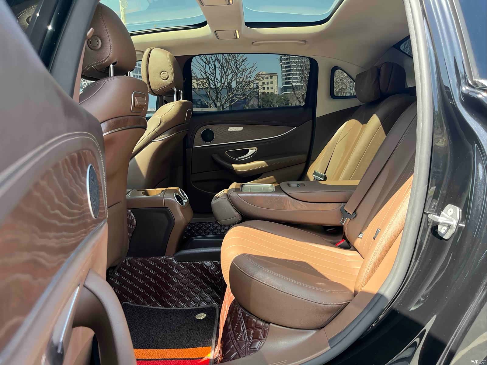 Mercedes-Benz E-Class, 2019 12