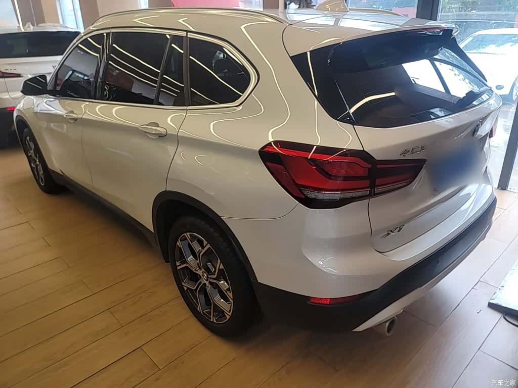 BMW X1, 2021 все фото