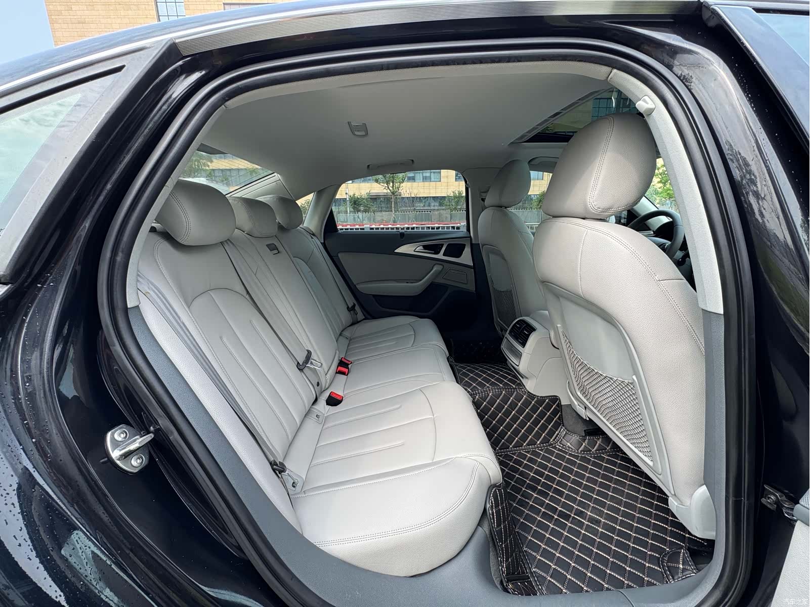 Audi A6L, 2014 11