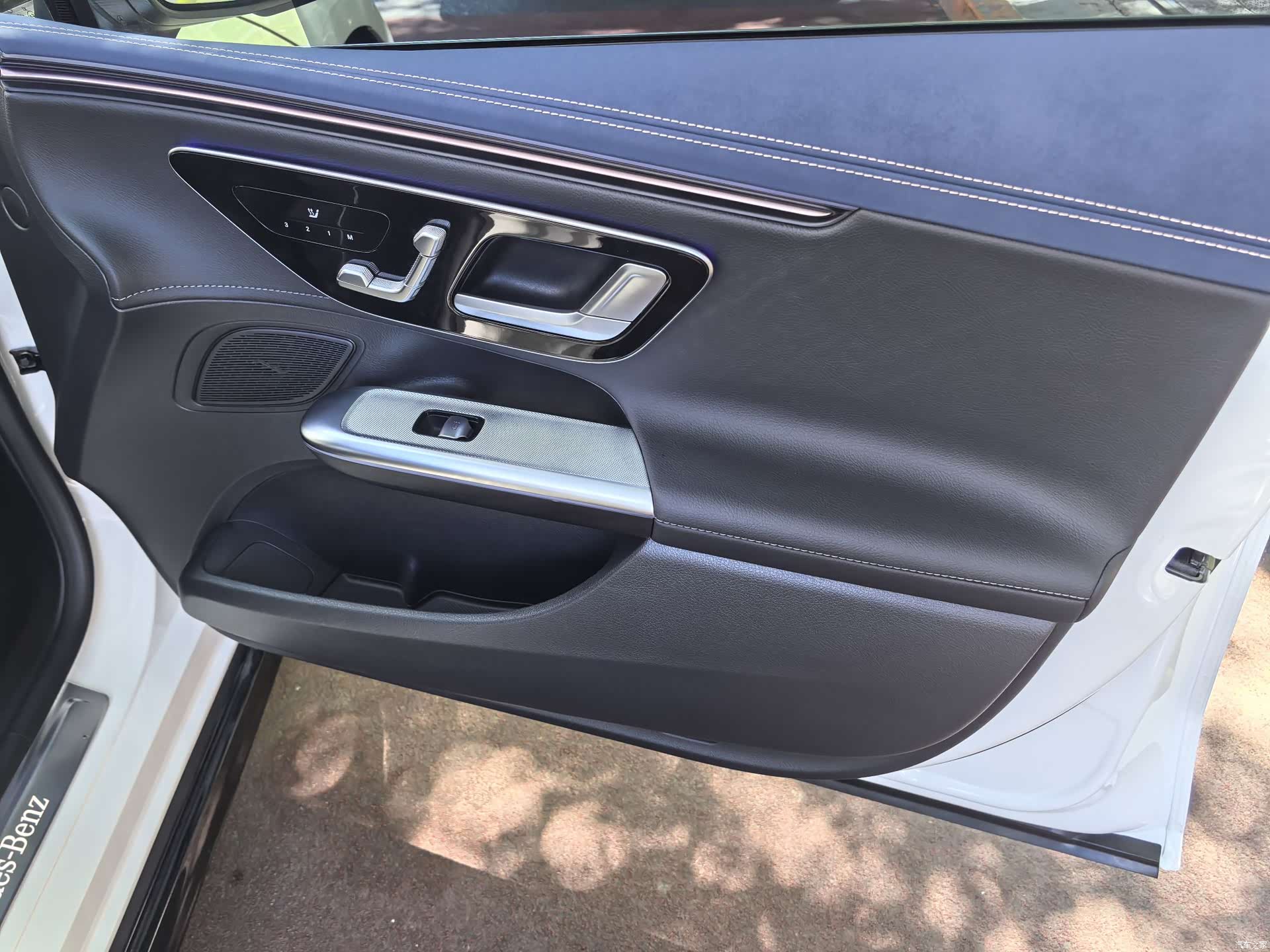 Mercedes-Benz EQE, 2025 12