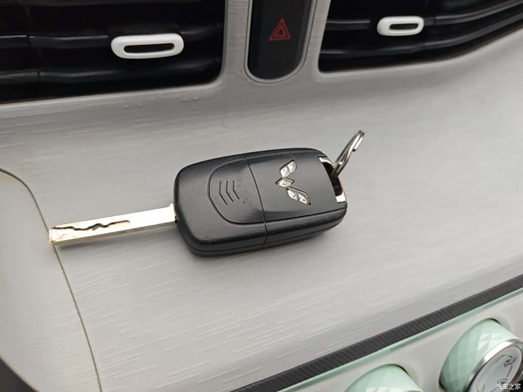 Wuling MINIEV, 2021 9