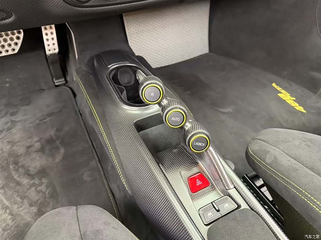 Ferrari 488, 2019 8