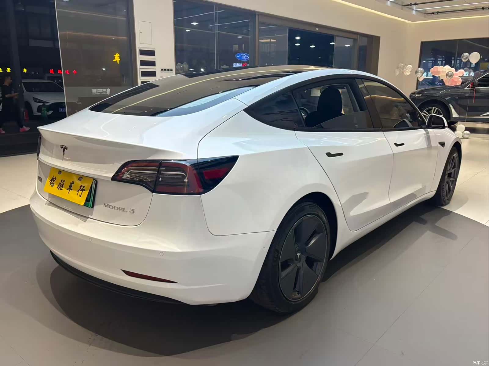 Tesla Model 3, 2021 7