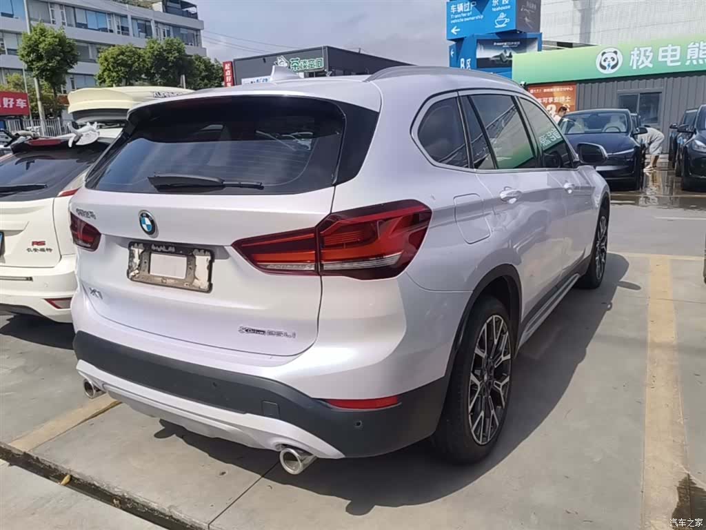 BMW X1, 2022 все фото