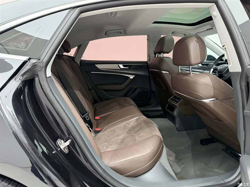 Audi A7L, 2023 20