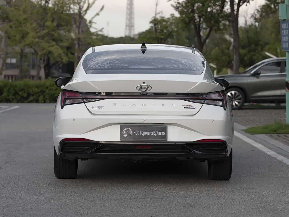 Hyundai Elantra