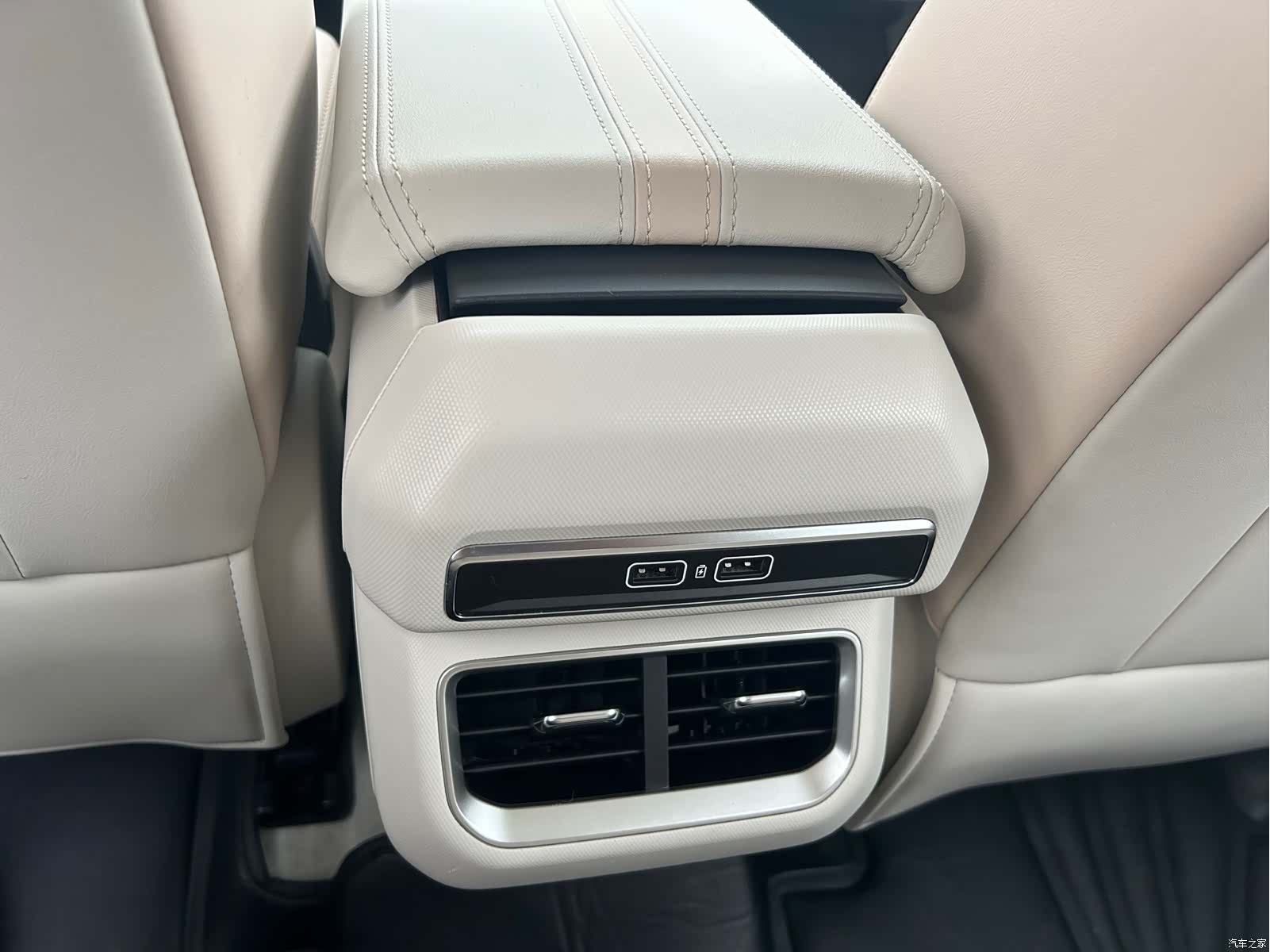 Geely Icon, 2022 11
