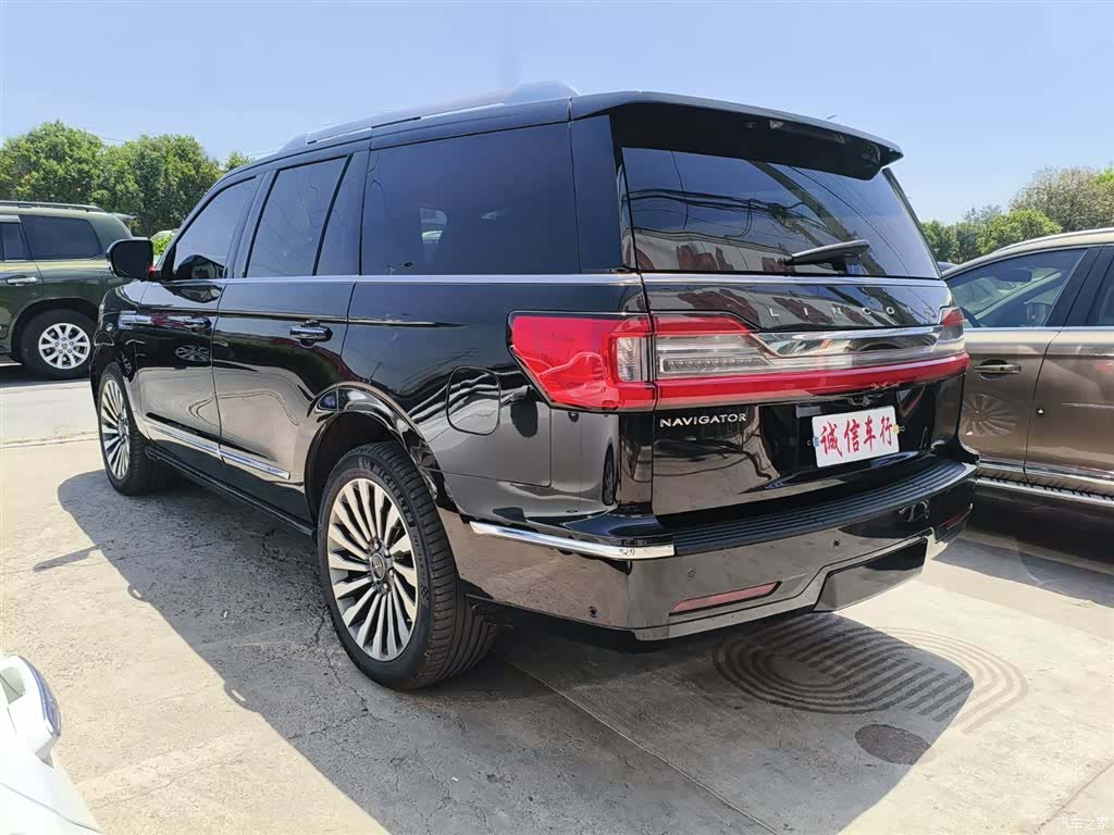 Lincoln Navigator, 2022 4