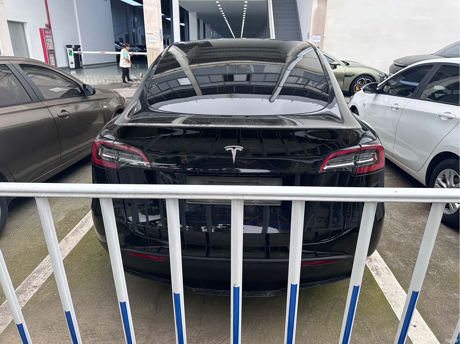 Tesla Model Y, 2022 14