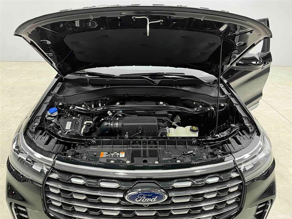 Ford Explorer, 2023 22