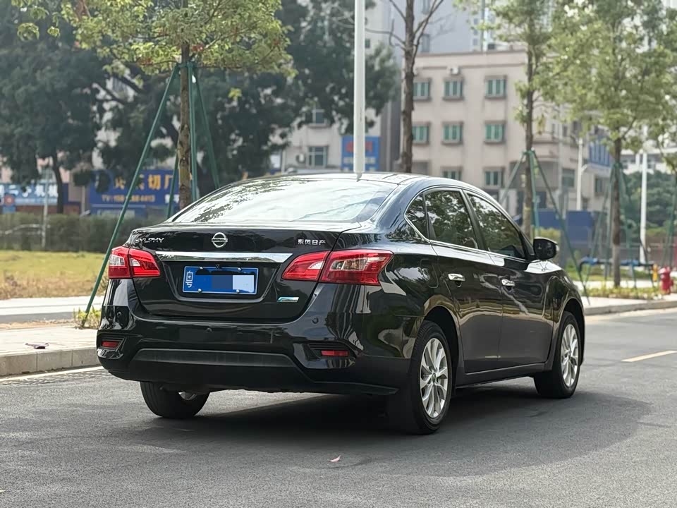 Nissan Xuan Yi