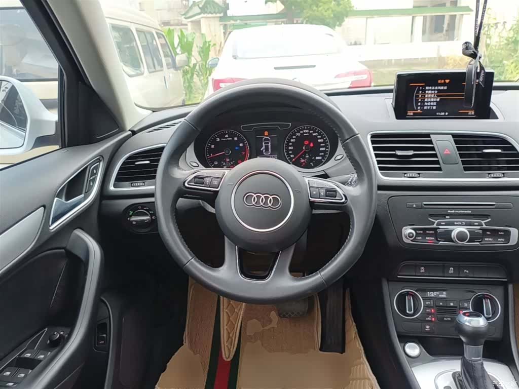 Audi Q3, 2019 11