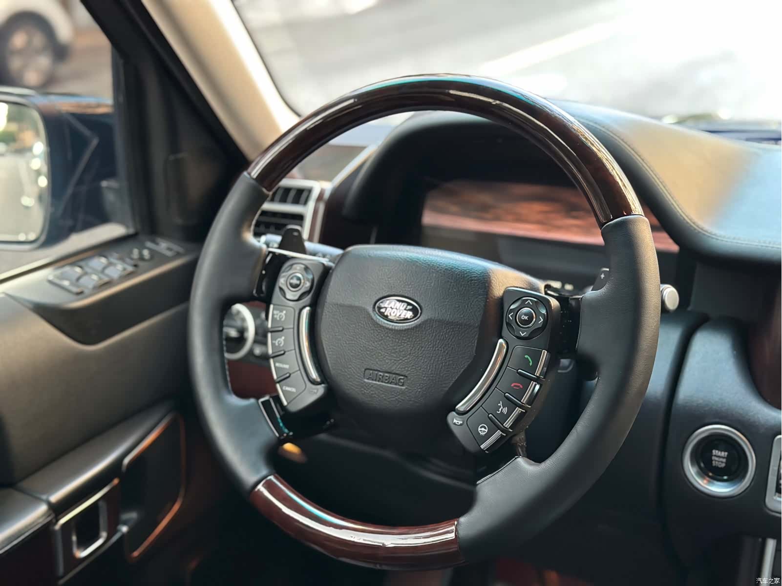 Land Rover Range Rover, 2011 12
