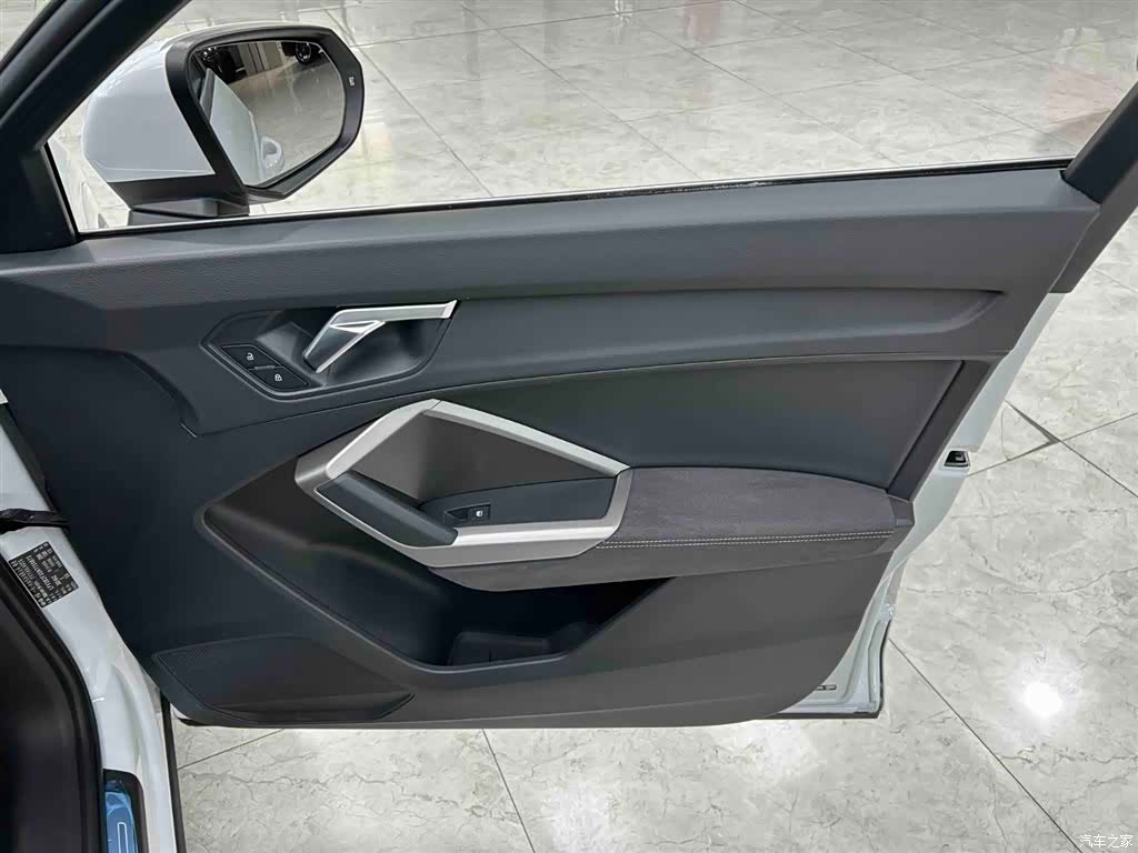 Audi Q3, 2022 12
