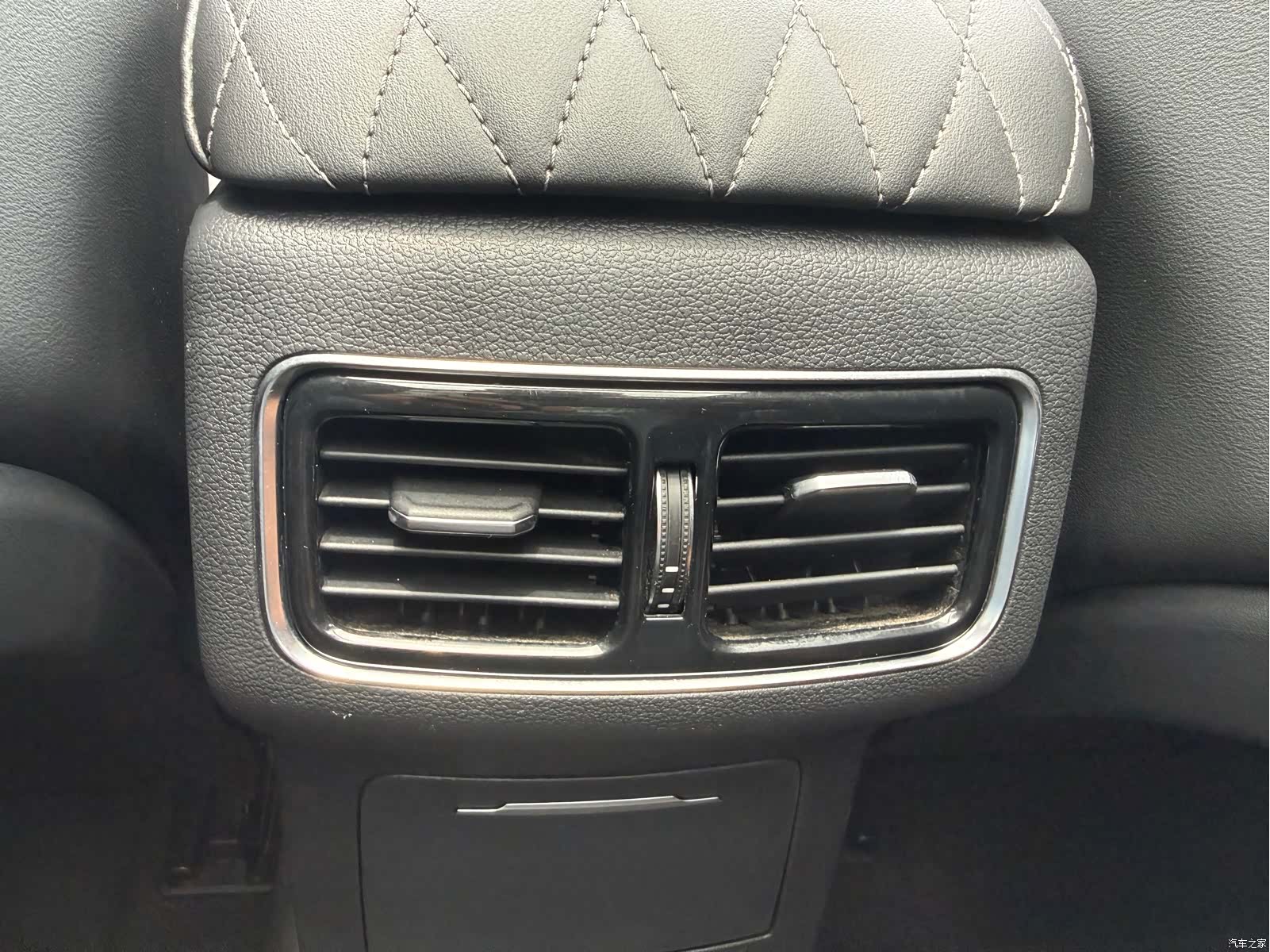 Hongqi HS5, 2023 21