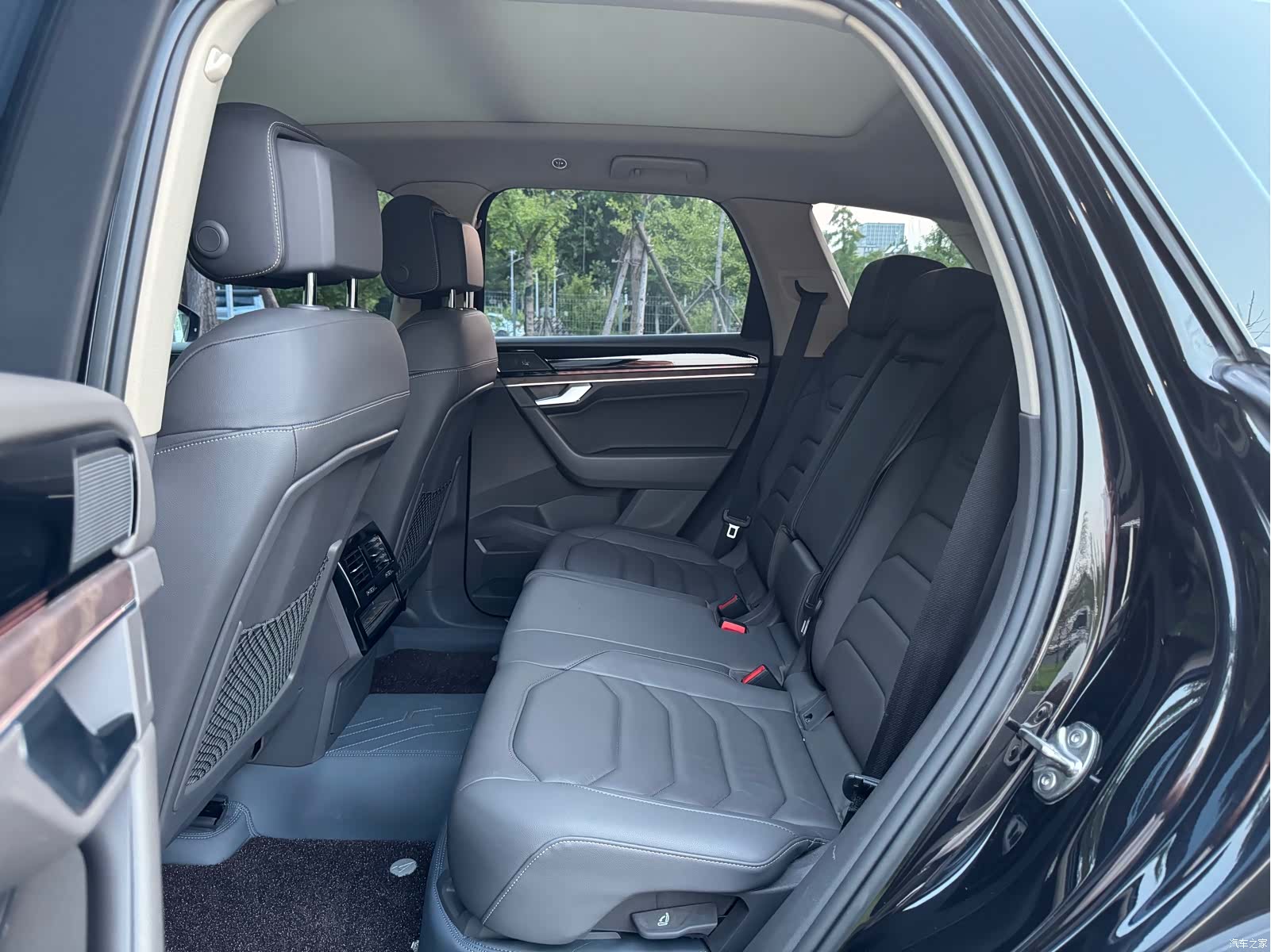 Volkswagen Touareg, 2019 11