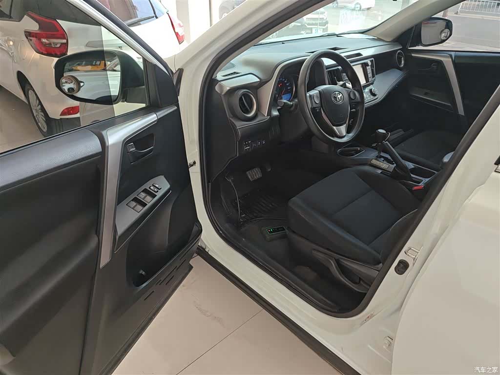 Toyota RAV4, 2018 15