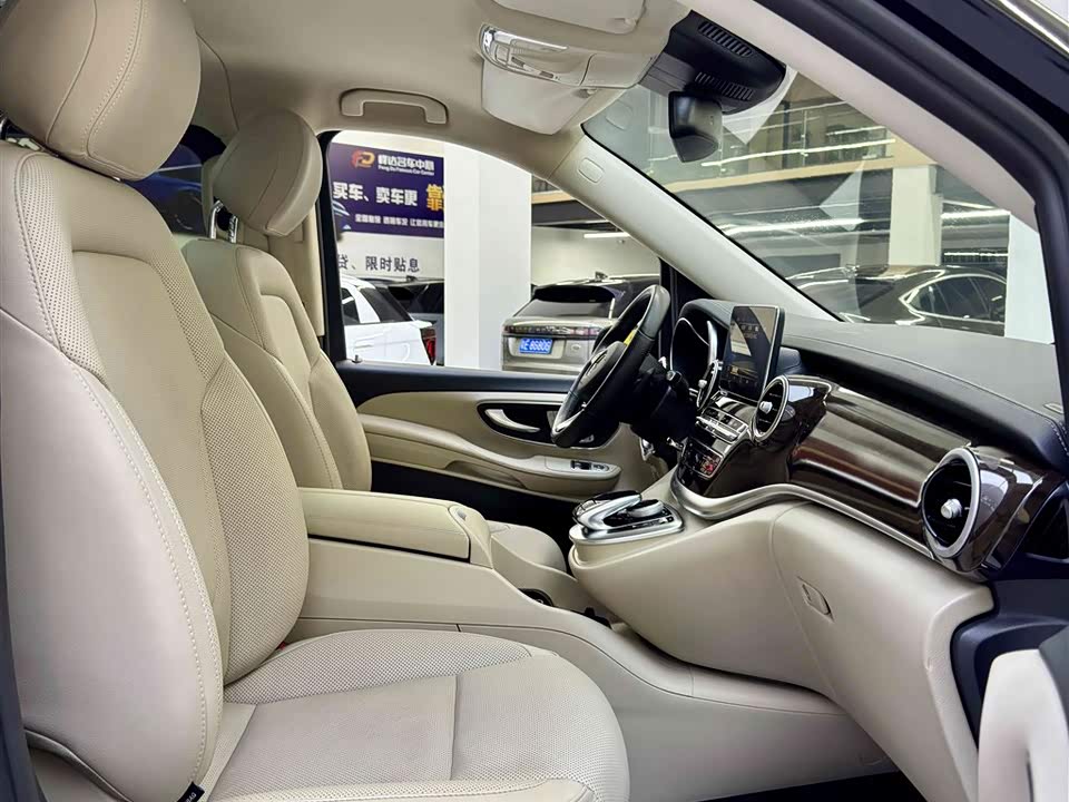 Mercedes-Benz V-class