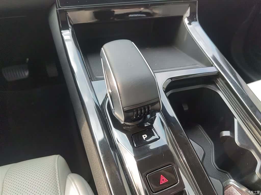 Geely Boyue, 2023 14