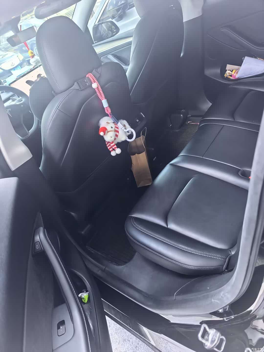 Tesla Model Y, 2023 9