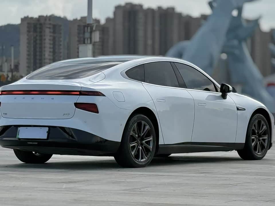 XPENG P7