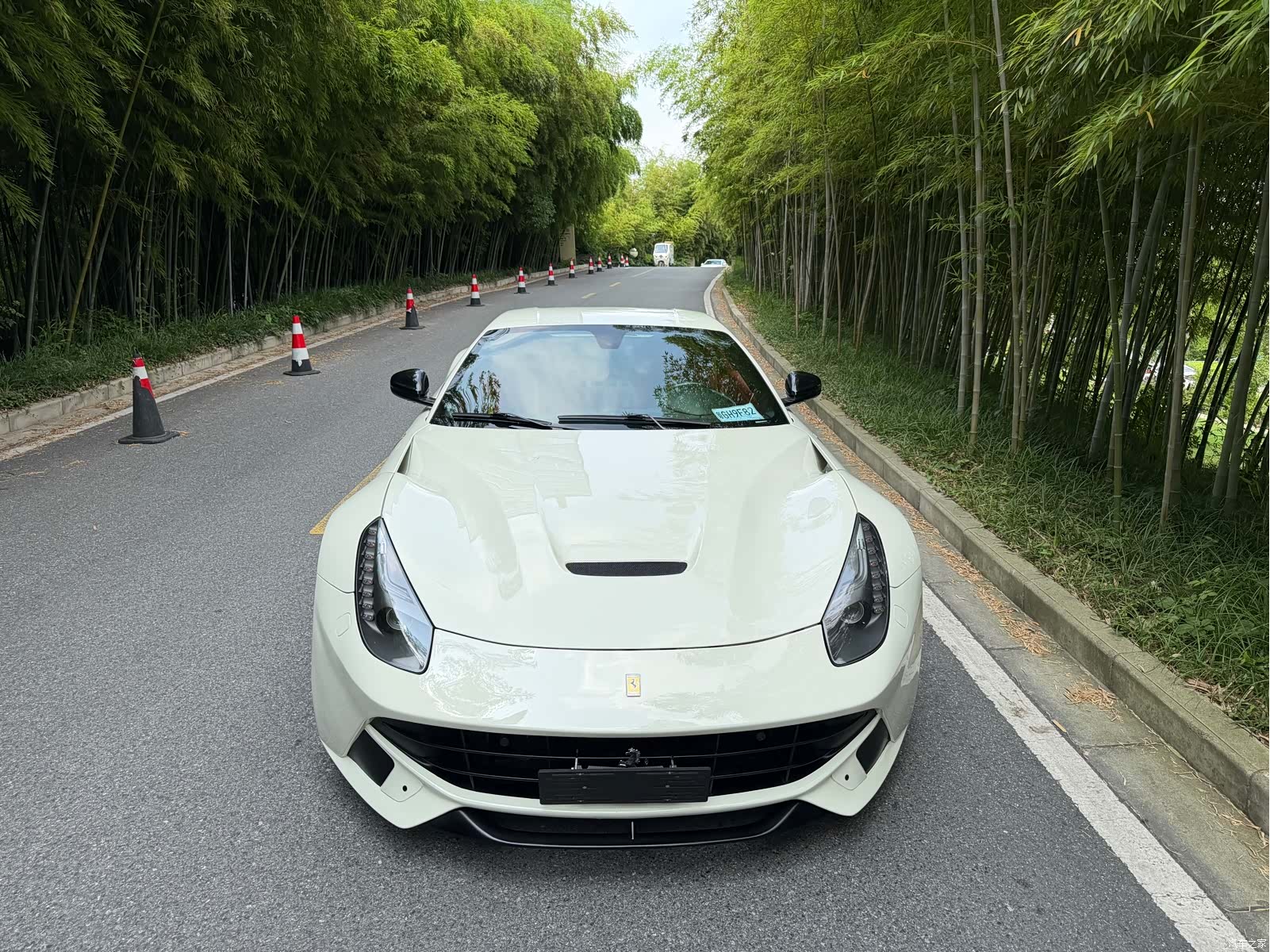 Ferrari F12ber, 2013 2