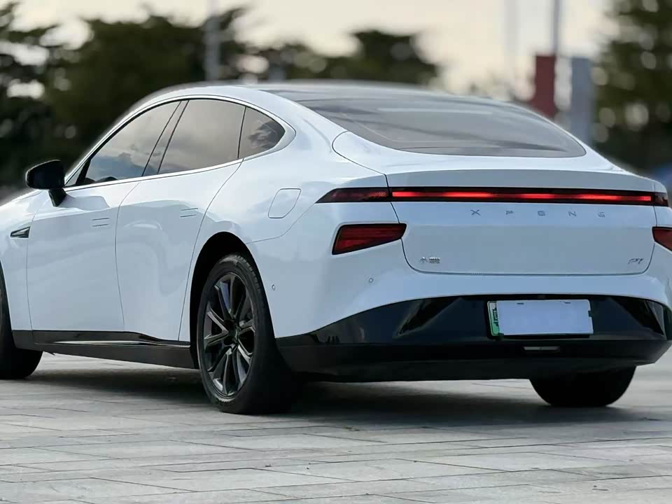 XPENG P7