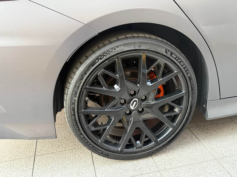 Trumpchi Shadow Leopard