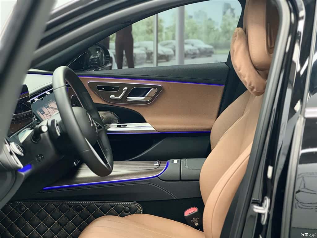 Mercedes-Benz E-Class, 2025 6