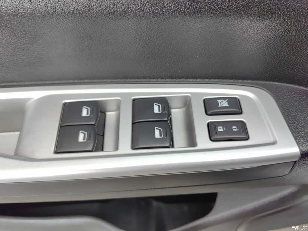 DongFeng AX3, 2016 9