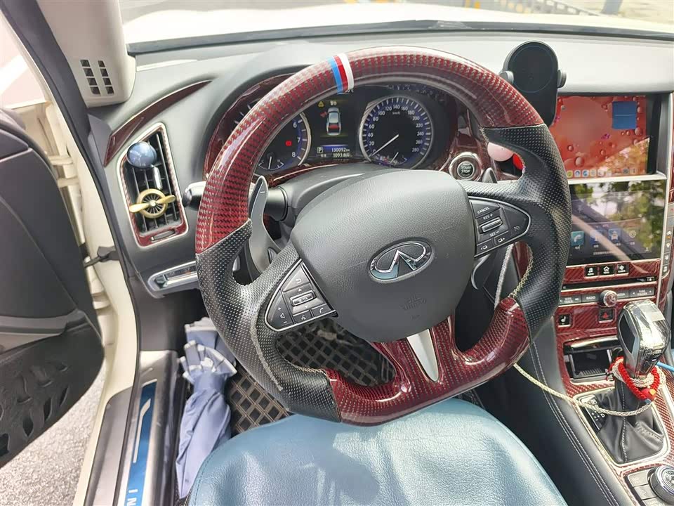 Infiniti Q50L