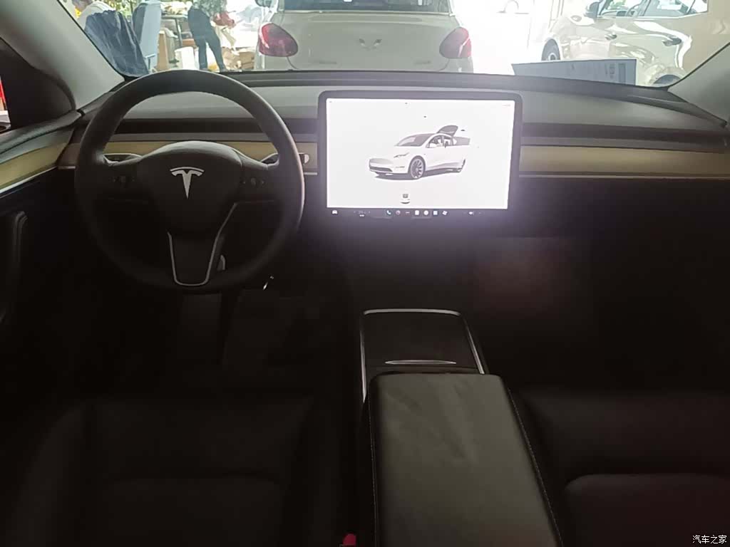 Tesla Model Y, 2023 10
