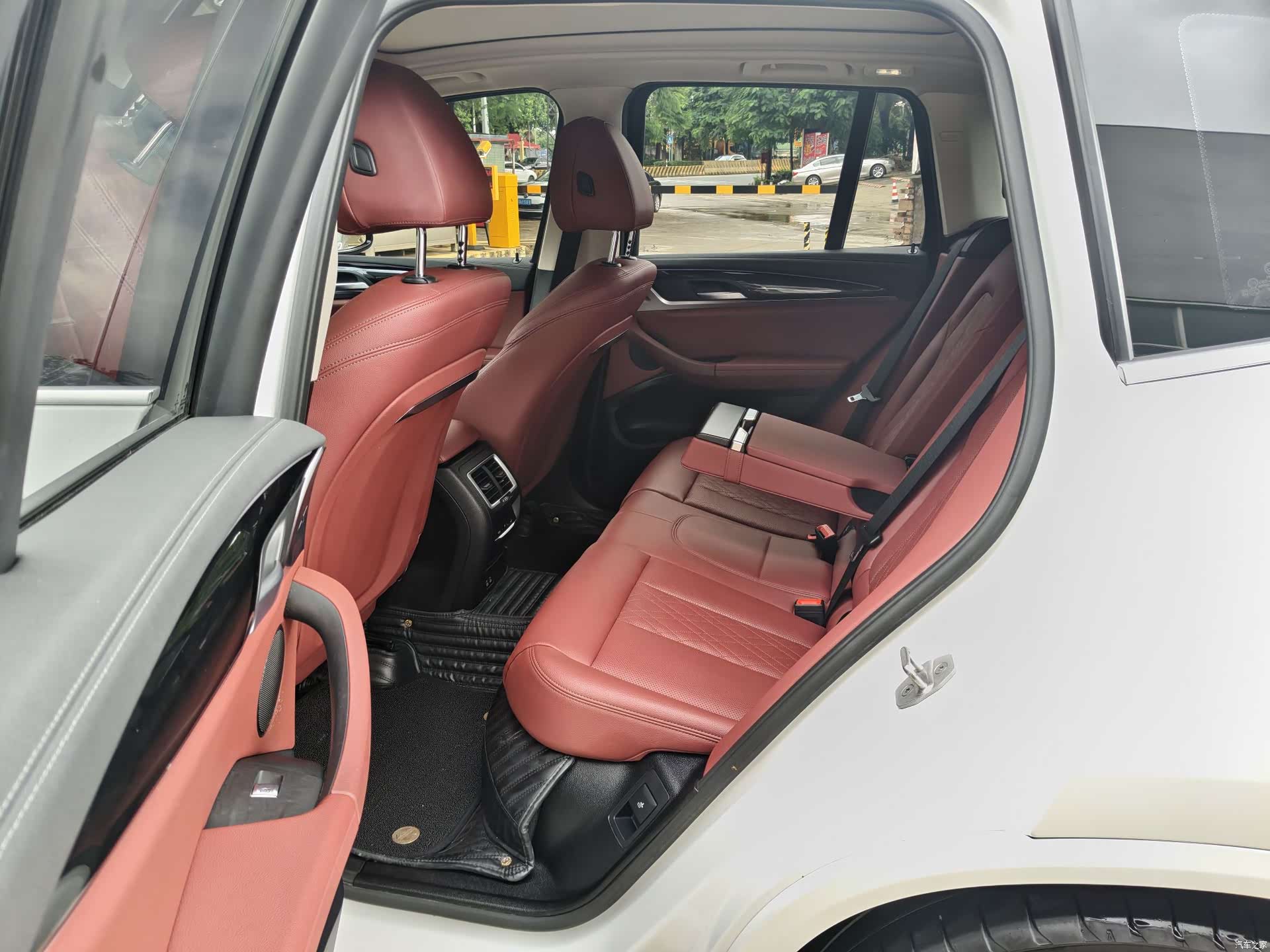 BMW iX3, 2022 8
