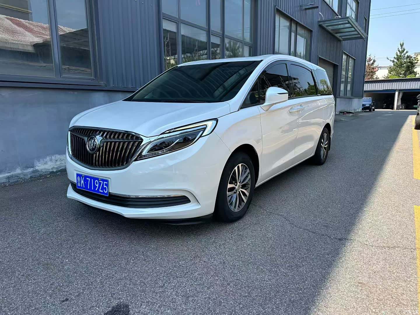 Buick GL8, 2018 1