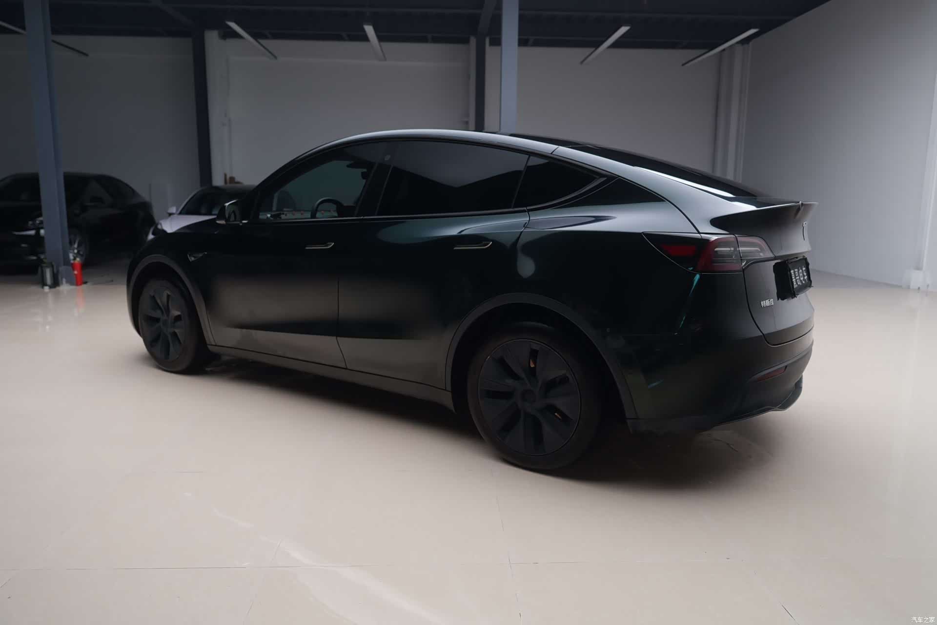 Tesla Model Y, 2024 7