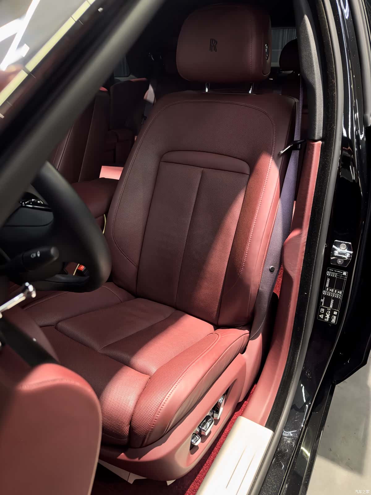 Rolls-Royce Ghost, 2022 9