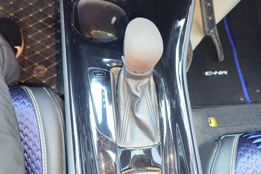 Toyota C-HR, 2019 16