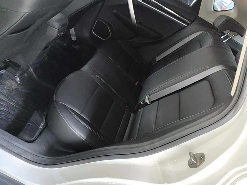 Geely Coolray, 2025 17