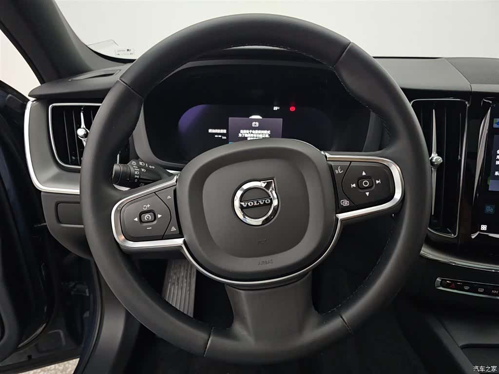 Volvo XC60, 2023 11