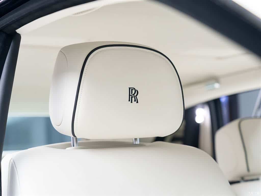 Rolls-Royce Phantom, 2018 23