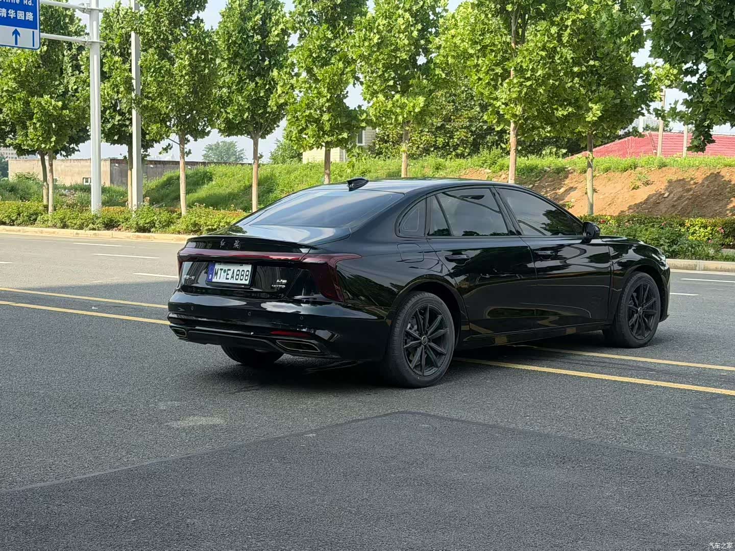 Hongqi H5, 2025 9