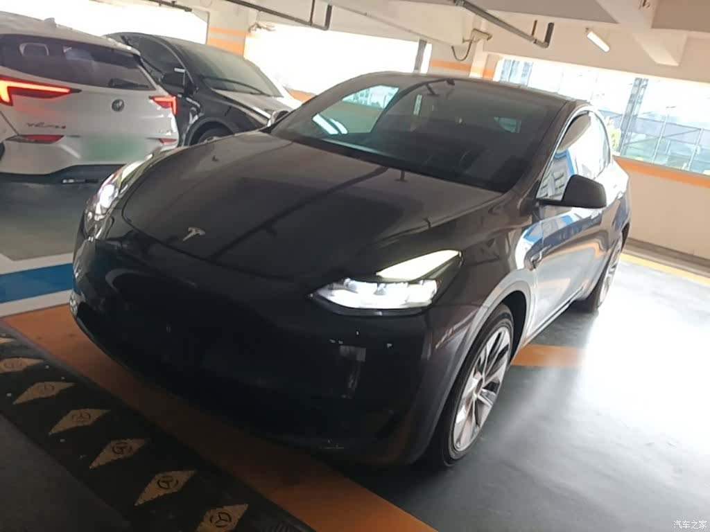 Tesla Model Y, 2021 2