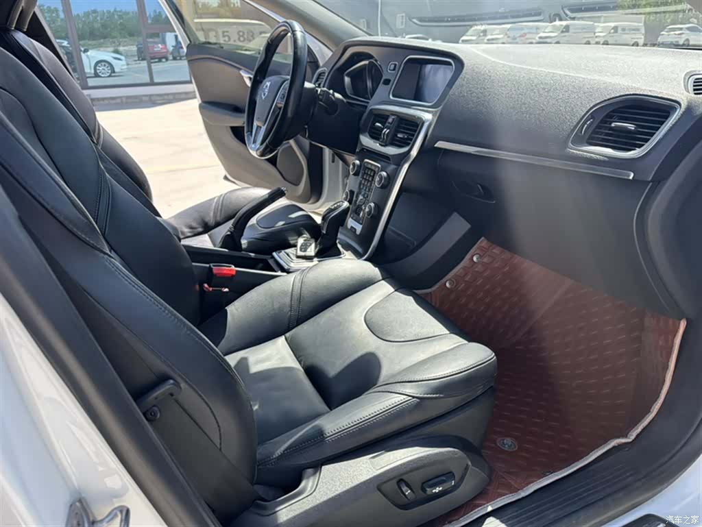 Volvo V40, 2014 12