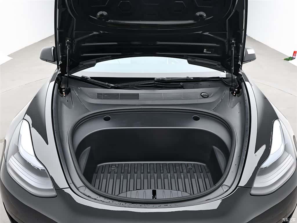 Tesla Model 3, 2023 10