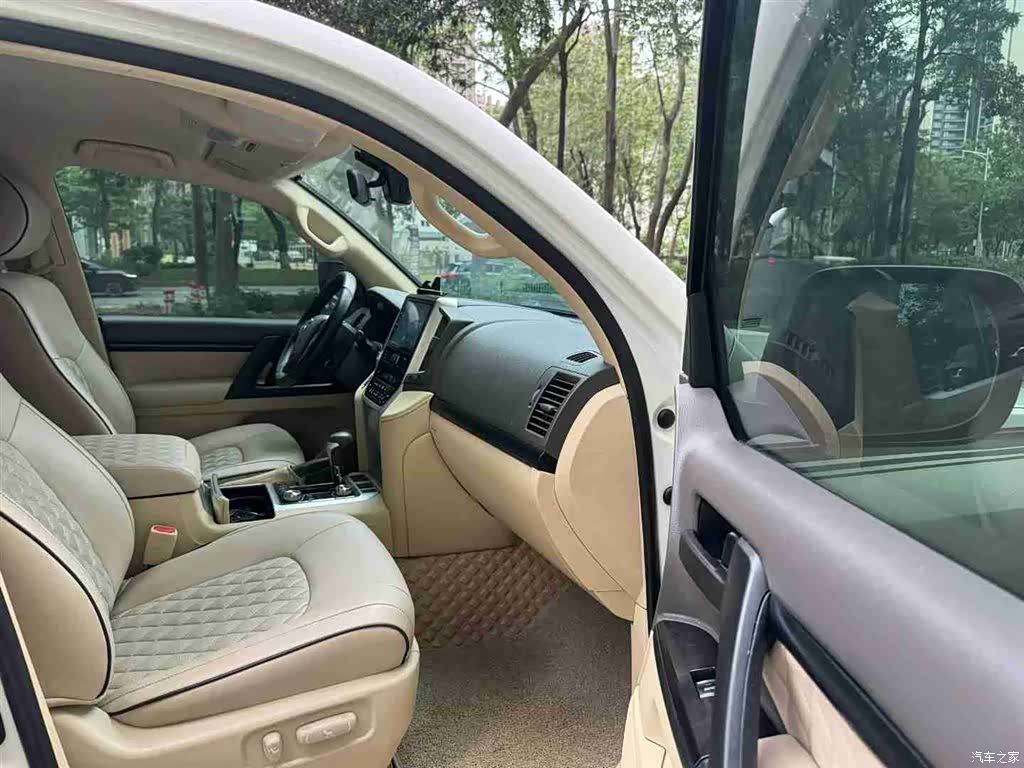 Toyota Land Cruiser, 2018 8